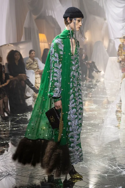 Look 31